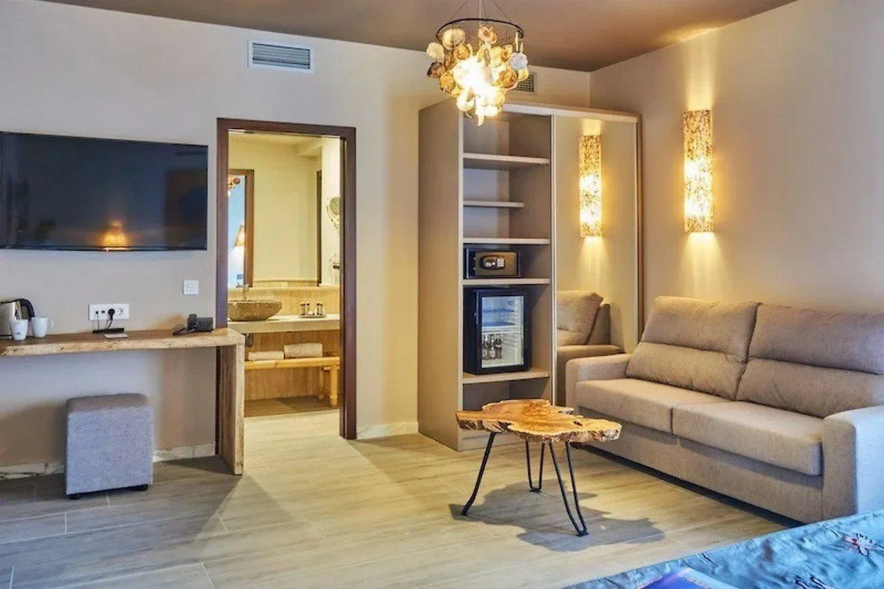 Отель Tarifa Lances By Qhotels